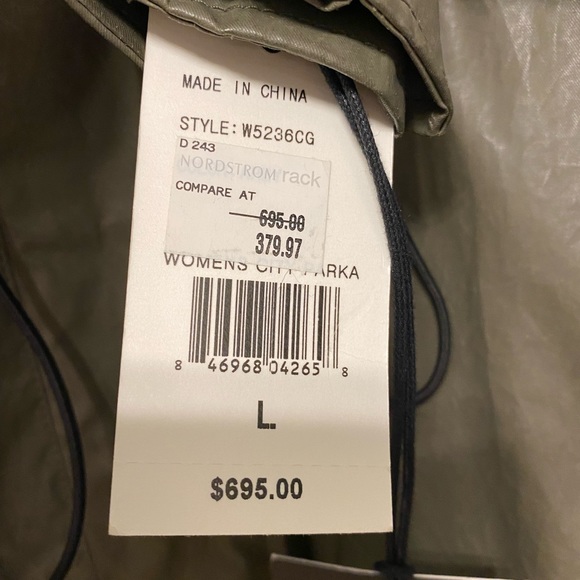 🎉HP🎉  NWT SAM New York Thinsulate parka with natural coyote edged hood, size L - Picture 16 of 16